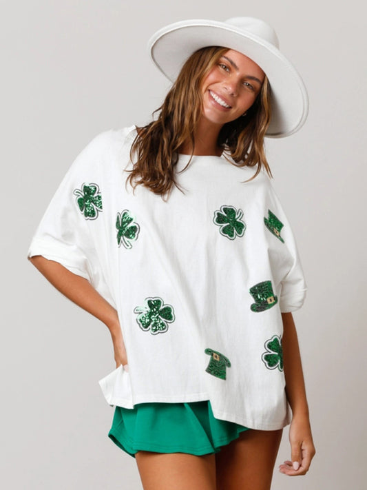 Festive Tees- Oversized Saint Patrick's Day Tee with Sparkling Four-Leaf Clover- Chuzko Women Clothing