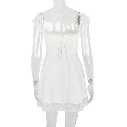 Mini-robe dos nu à encolure carrée d'inspiration française ressemblant à un corset