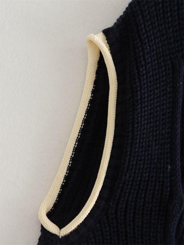 Haut court sans manches tendance en tricot avec dos à lacets 