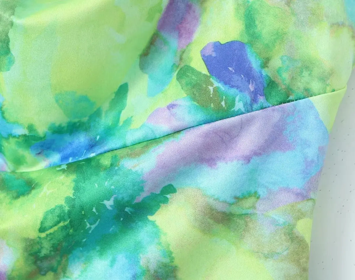 Party-Minikleid mit abstraktem grünem Print und Wasserfallausschnitt