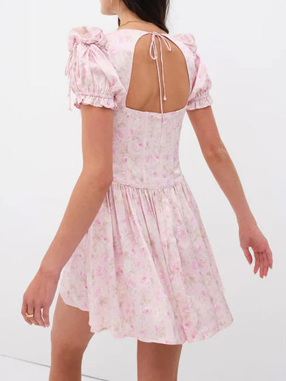 Sommer Damen Fit &amp; Flare Minikleid mit Blumendruck, V-Ausschnitt und Bindeapplikationen