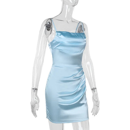 Luxe Square Neck Bodycon - Mini-robe élégante en satin pour les fêtes