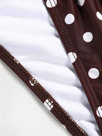 Zweiteilige Bademode mit Polka Dot-Muster – Bandeau-BH und Bikini mit seitlicher Schnürung in Pfirsich