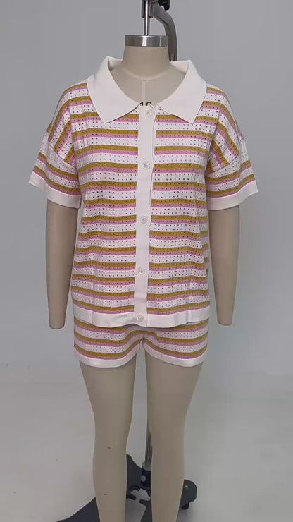 Shorts und Hemd aus Lochstrick für Damen – Locker sitzendes, gestreiftes Set für den Sommer