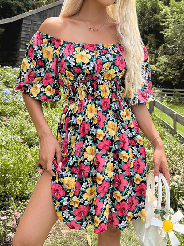 Geblümtes schulterfreies Sommerkleid - Sommerkleid mit geraffter Taille und Laternenärmeln