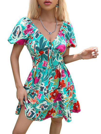 Gestuftes Sommerkleid mit Rüschen und Laternenärmeln - geblümtes Sommerkleid