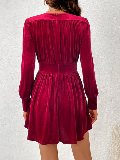 Elegant Velvet Long Sleeves V-Neck Pleated Mini Dress Velvet Dresses - Chuzko Women Clothing