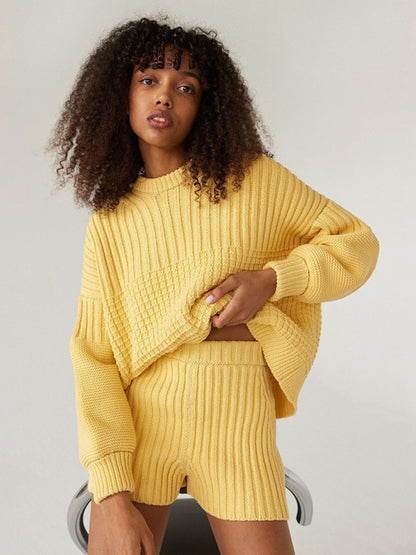 Cozy Knit Lounge Chunky Sweater and Laid-Back Shorts Shorts Set - Chuzko Women Clothing